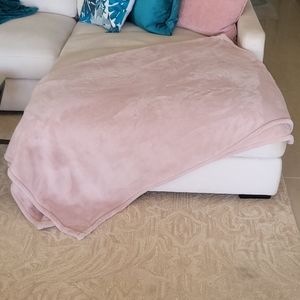 Ultra Soft Cozy Blush Pink Microplush Blanket